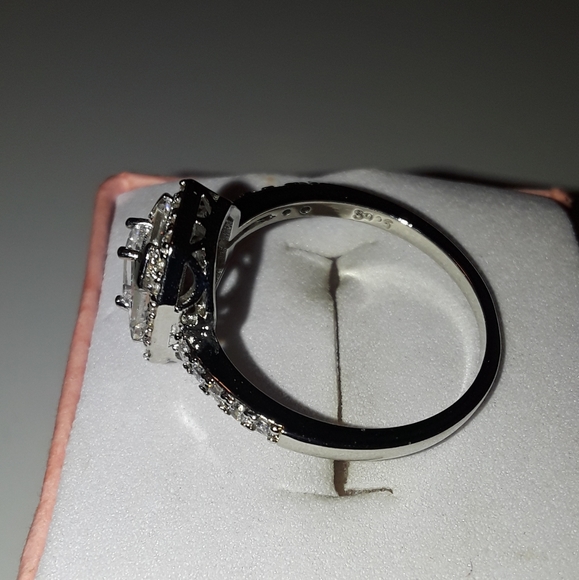 Sterling silver white sapphire ring size 8 - Picture 6 of 6